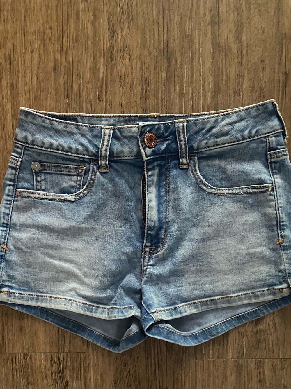 AMERICAN EAGLE SHORTS. SIZE 4